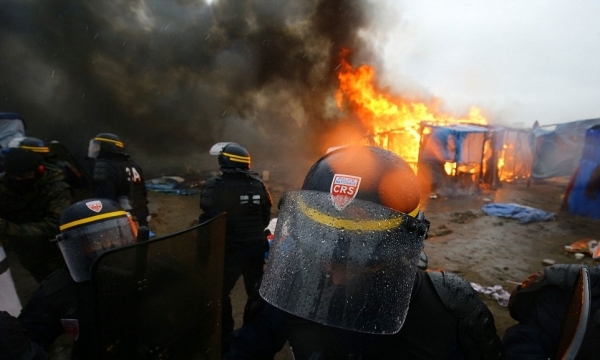 Bạo lực bùng nổ tại trại tị nạn Jungle, Pháp